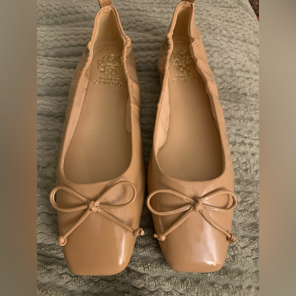 Vince Camuto ballet flats NEW with tags
